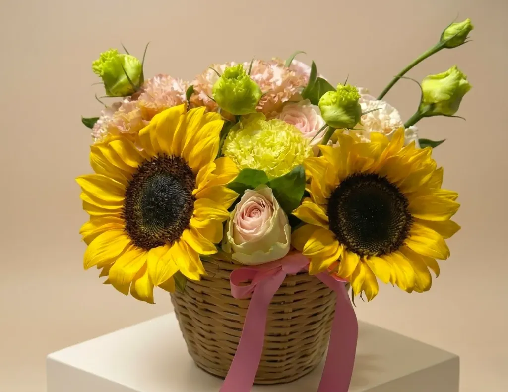 Arreglo cesta girasoles #1